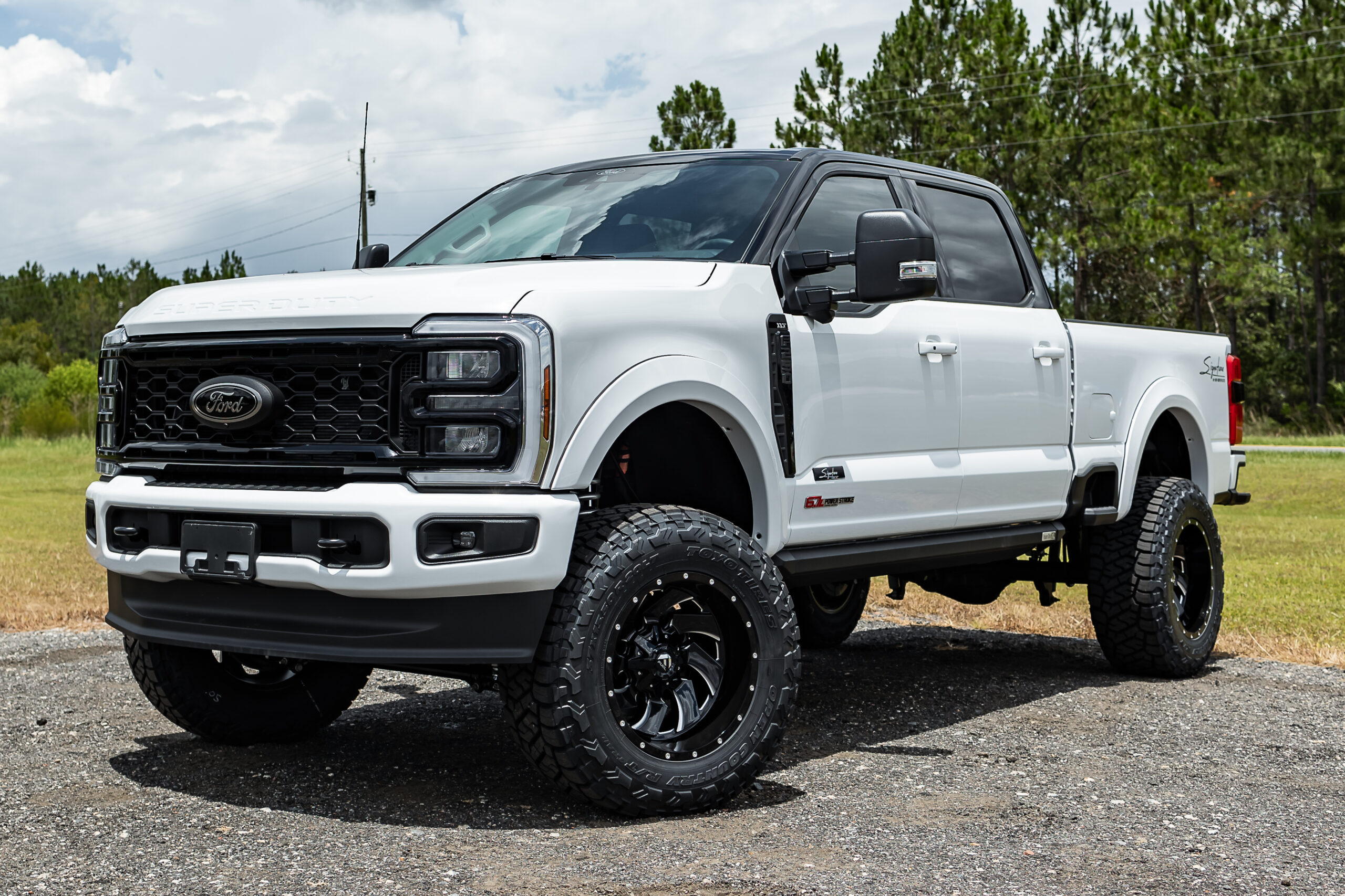 Ford F-250 Signature White