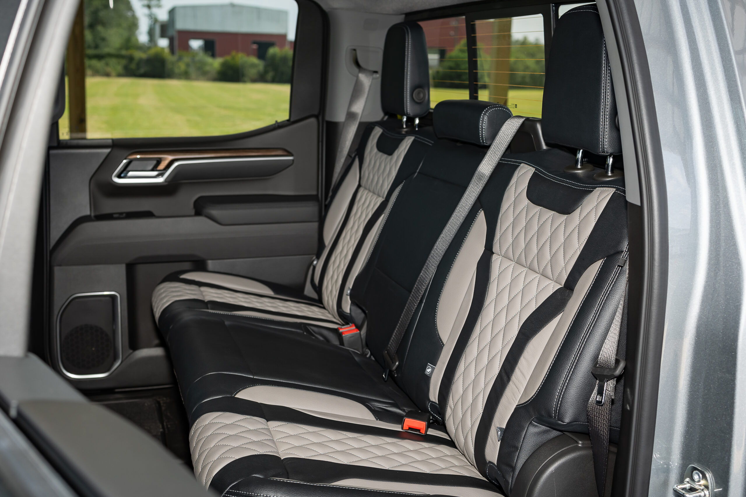 Chevy 1500 Signature Gray