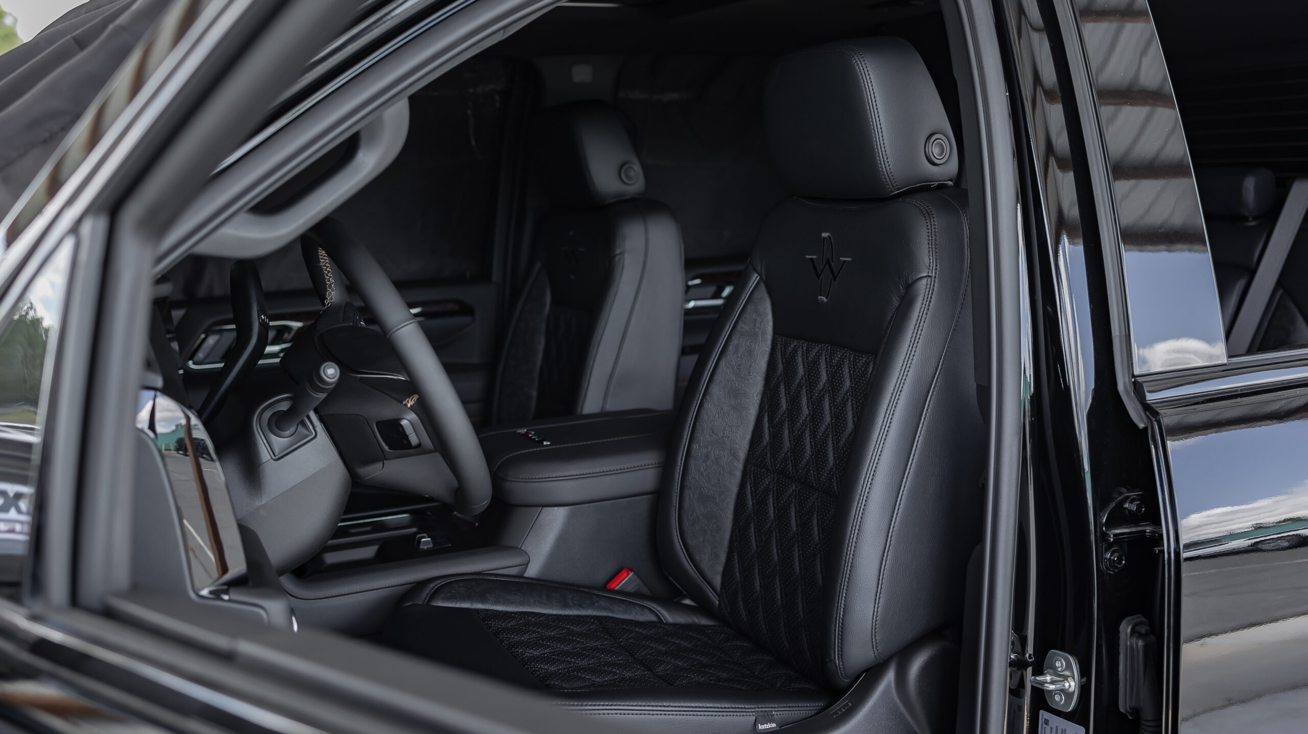 GMC 2500 Deadwood Black