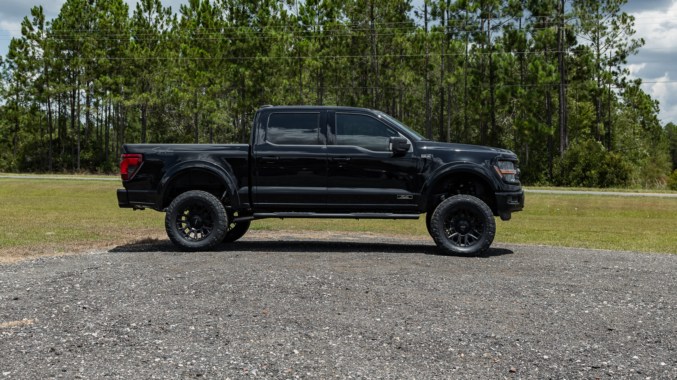 Ford F-150 Signature Black