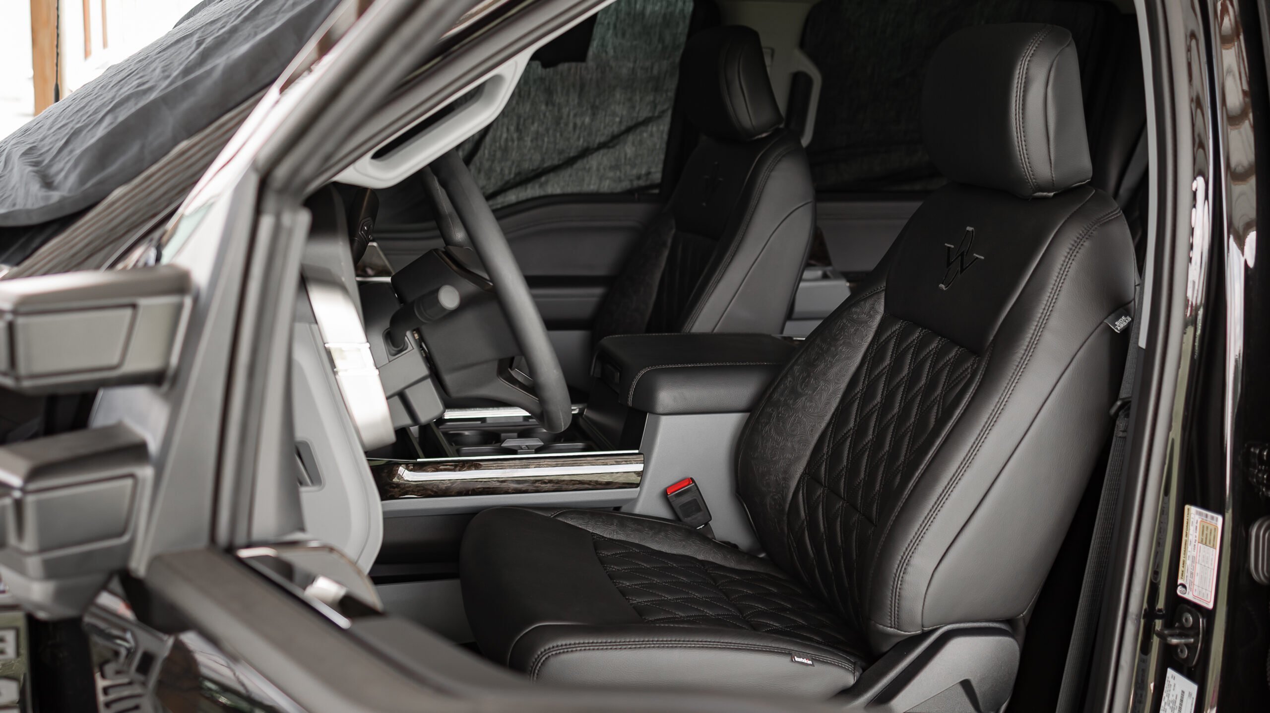 Ford F-250 Deadwood Smoke Black