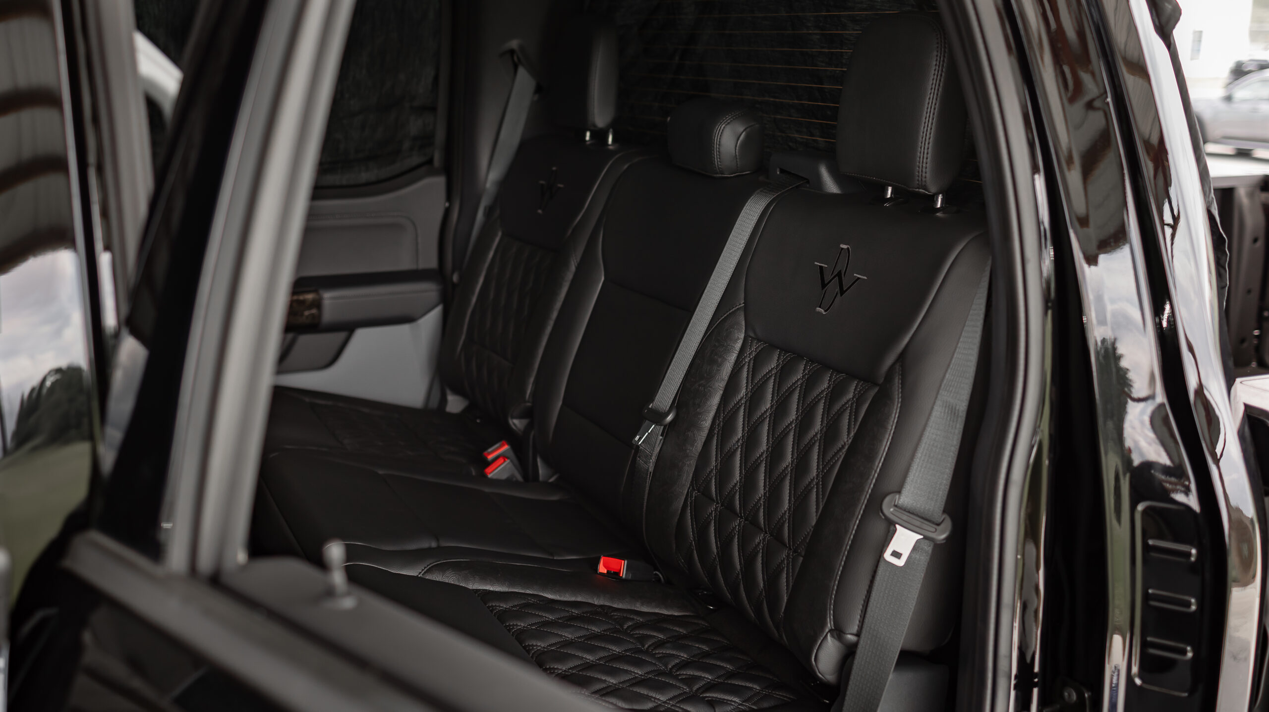 Ford F-250 Deadwood Smoke Black